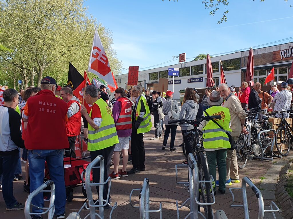 Vor der Demo, auf dem Sammelplatz
